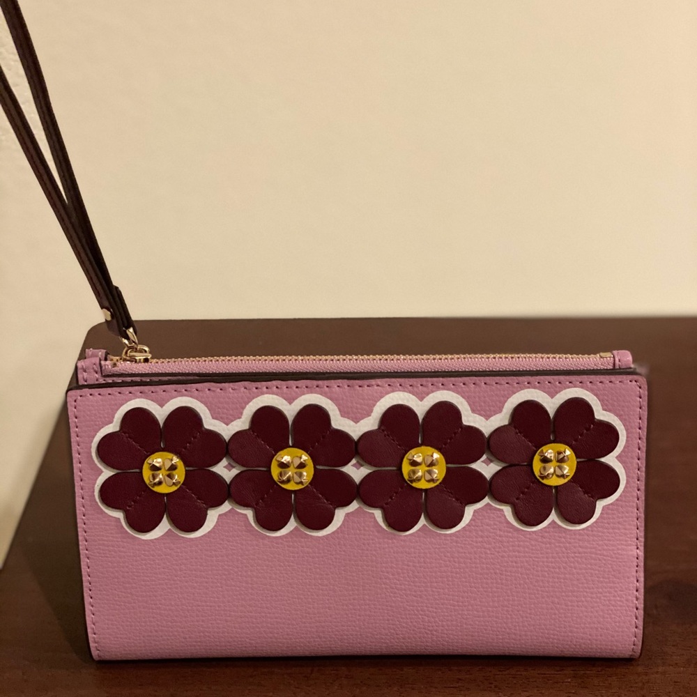 🔥SALE🔥Kate Spade large continental wristlet - Picture 8 of 8